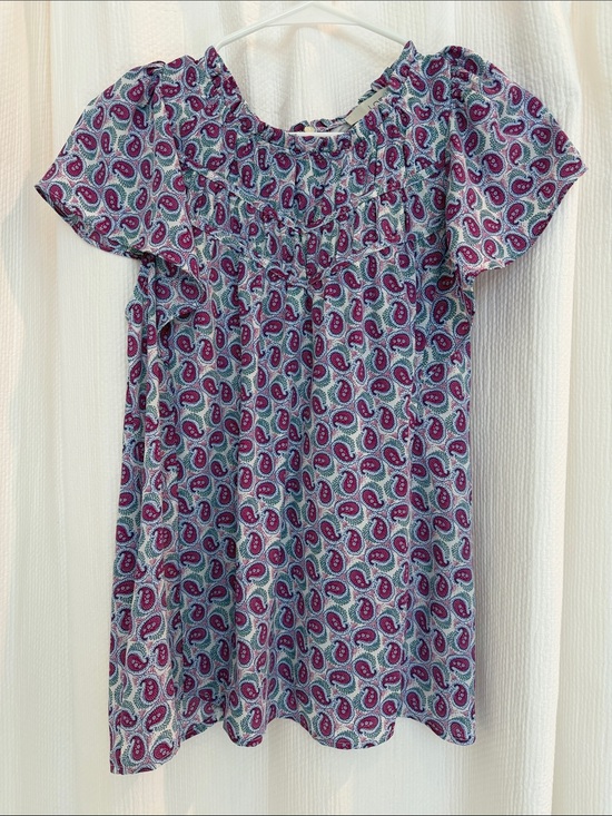 LOFT Tops - LOFT Lavender Paisley Flutter Sleeve Tunic with Magenta Accents